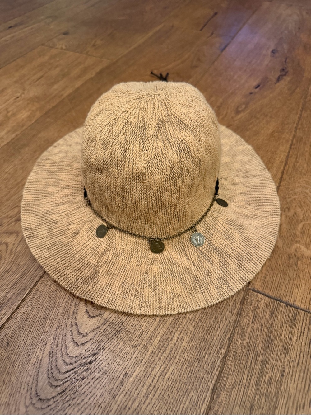 Etam Knit Beanie in Warm Camel